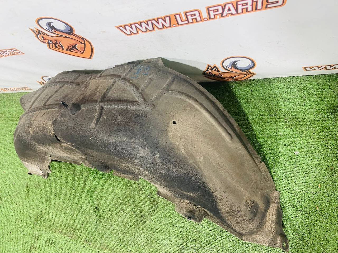 LR177930 Left rear fender Land Rover New Defender L663 (2020-) Used cost € in stock 1 pcs.