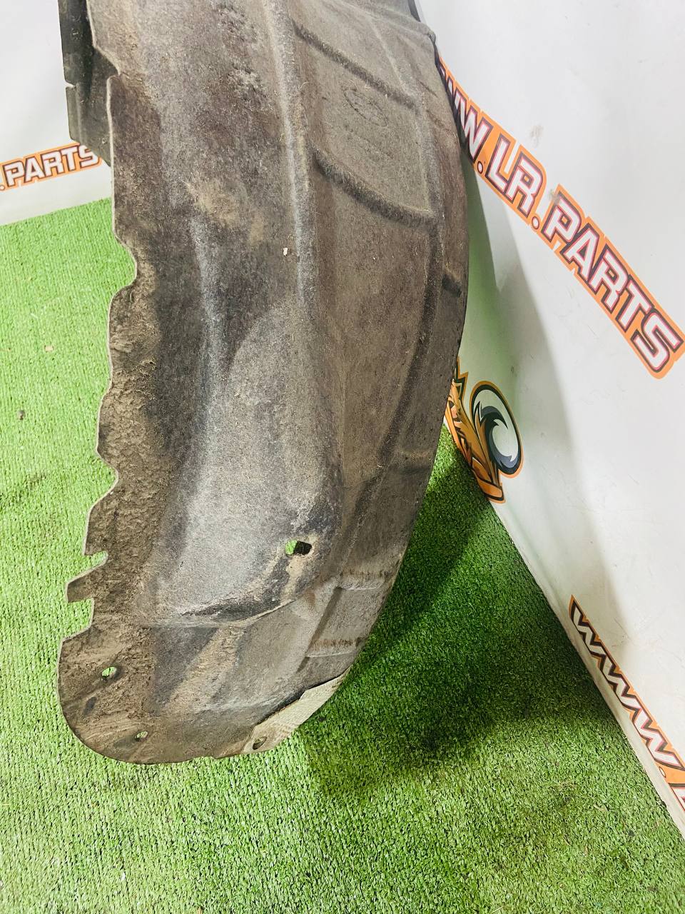 LR177930 Left rear fender Land Rover New Defender L663 (2020-) Used cost € in stock 1 pcs.