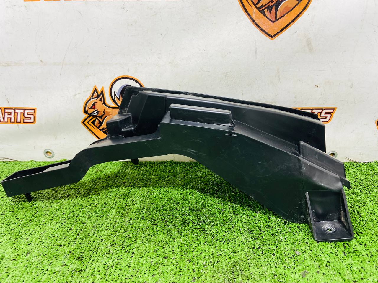 LR181668 Right rear bumper bracket for Range Rover Sport L461 (2023-) Used cost 50 € in stock 5 pcs.