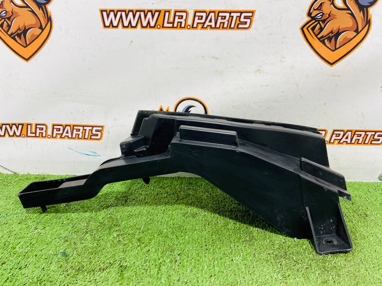 LR181668 Right rear bumper bracket for Range Rover Sport L461 (2023-) Used cost 50 € in stock 5 pcs.