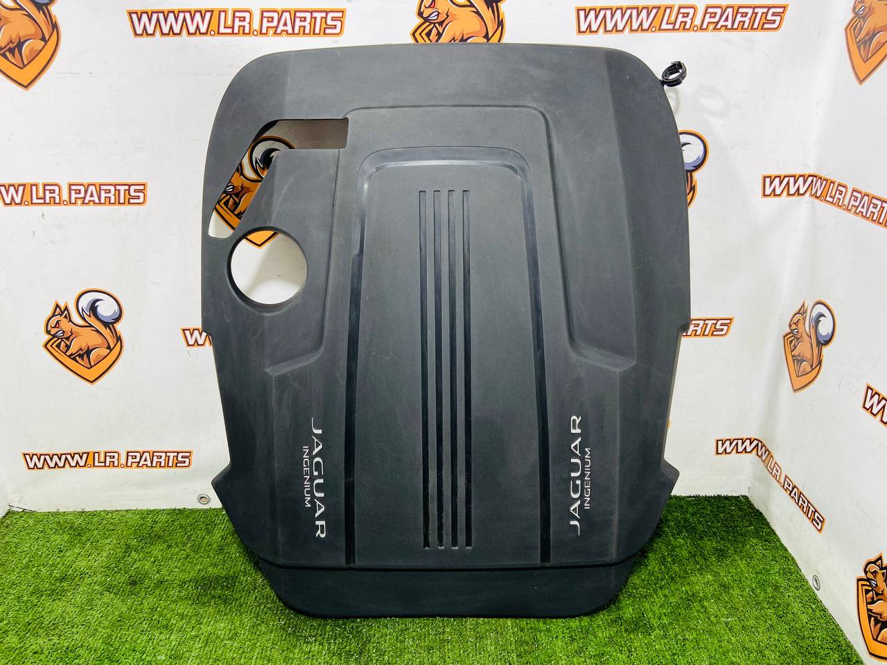 T2R30862 Engine cover decorative 2.0 i Jaguar F-Type X152 (2014-) Used cost € in stock 1 pcs.