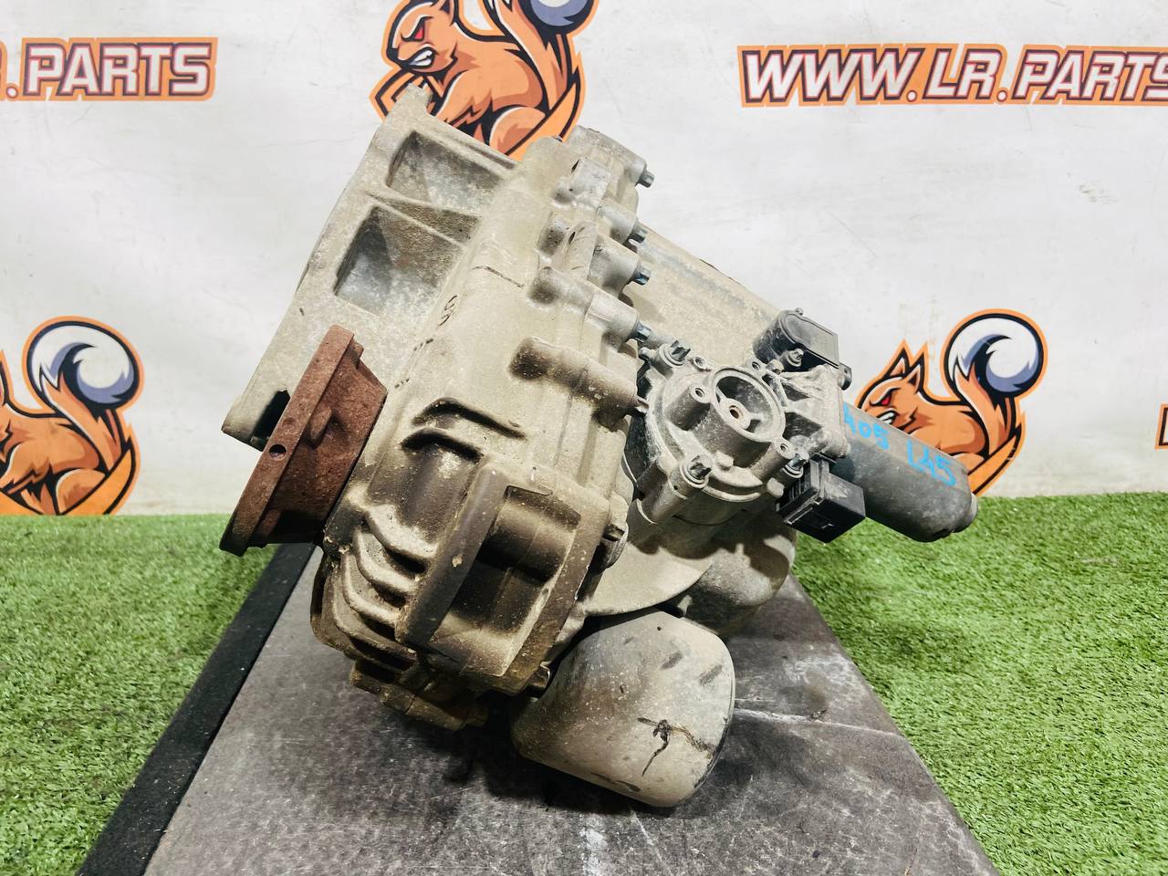 LR049160 Transfer case Range Rover L405 (2013-2023) Used cost 350 € in stock 1 pcs.