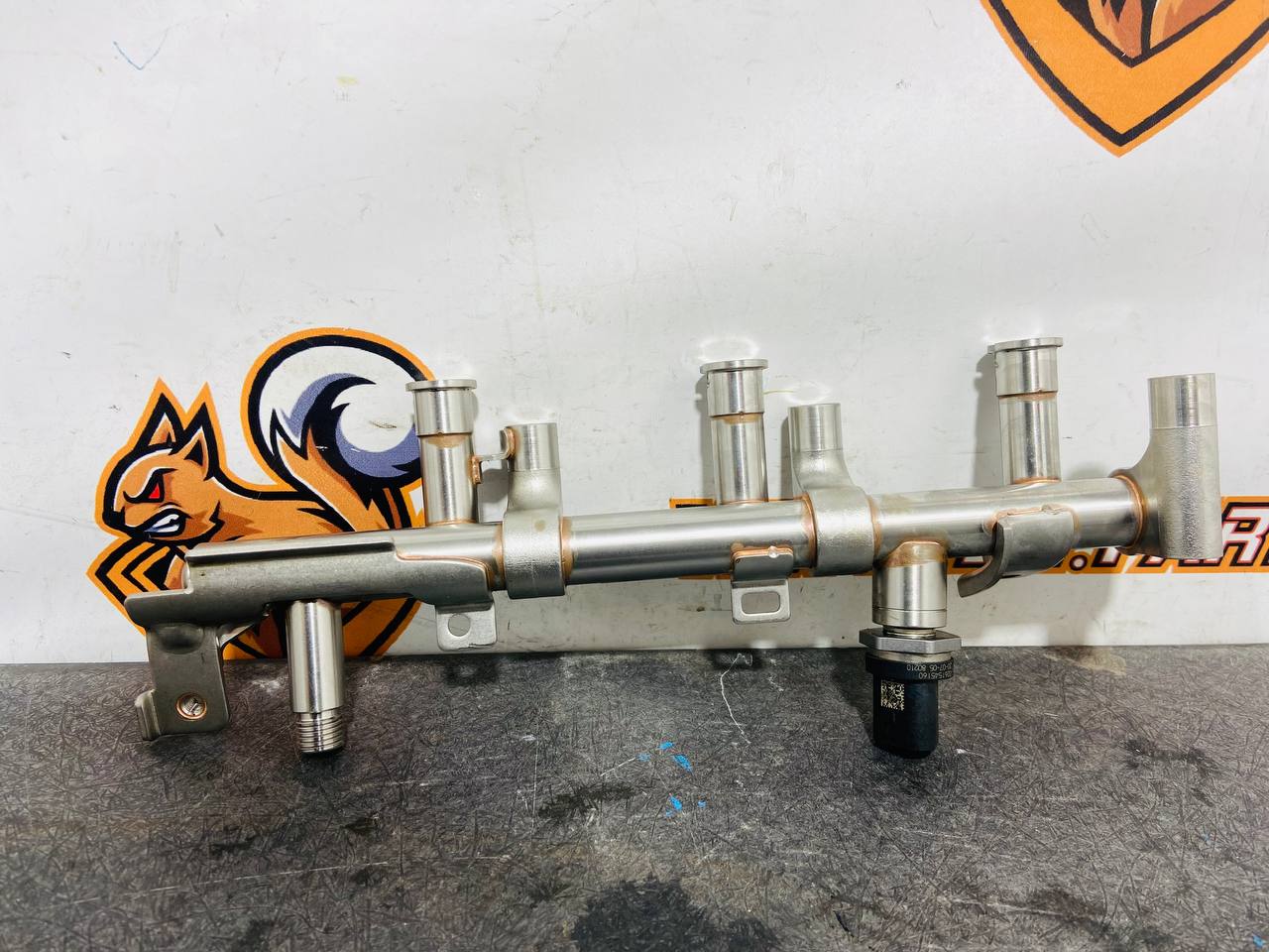 LR125399 Fuel rail Range Rover Evoque New L551 (2019-) Used cost 100 € in stock 2 pcs.