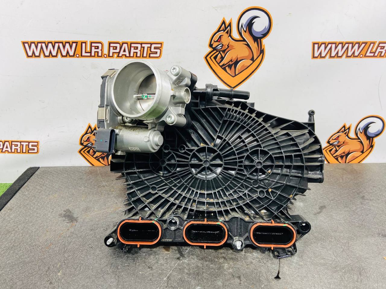 LR125565 Intake manifold Range Rover Evoque New L551 (2019-) used cost 250 € in stock 2 pcs.