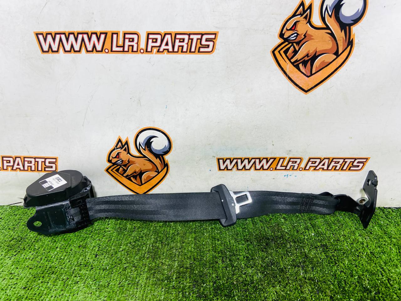 LR160982 Seat belt rear center Range Rover Sport L461 (2023-) Used cost € in stock 1 pcs.