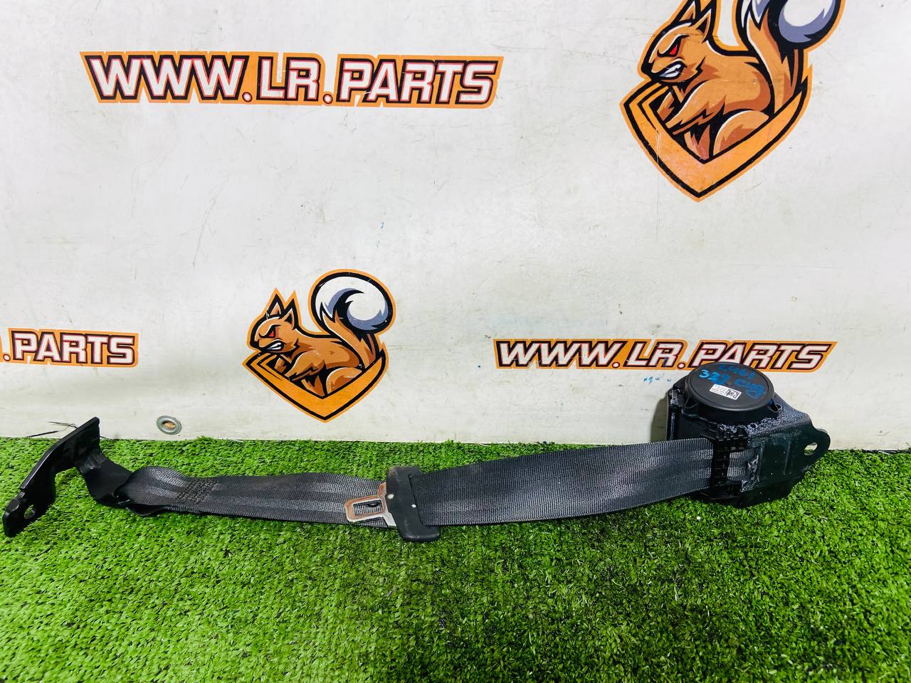 LR160982 Seat belt rear center Range Rover Sport L461 (2023-) Used cost € in stock 1 pcs.