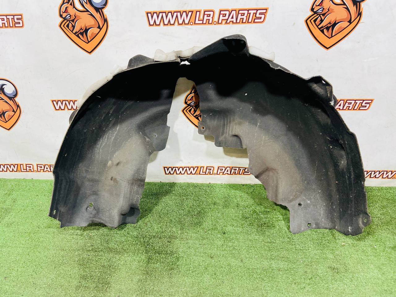 T4K9984 Rear left fender Jaguar I-Pace X590 (2018-) Used cost 80 € in stock 5 pcs.